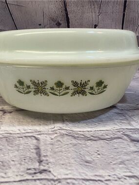 Vintage Anchor Hocking Casserole Dish w Milk Glass Lid Green Meadow